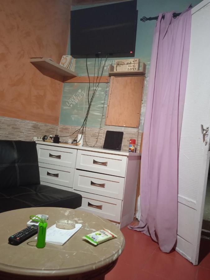 Το Μικρό Σπίτι Στη Φάρμα! Lägenhet Acharnes Exteriör bild