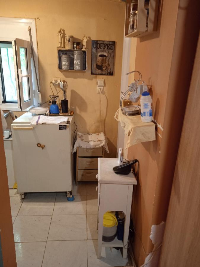 Το Μικρό Σπίτι Στη Φάρμα! Lägenhet Acharnes Exteriör bild